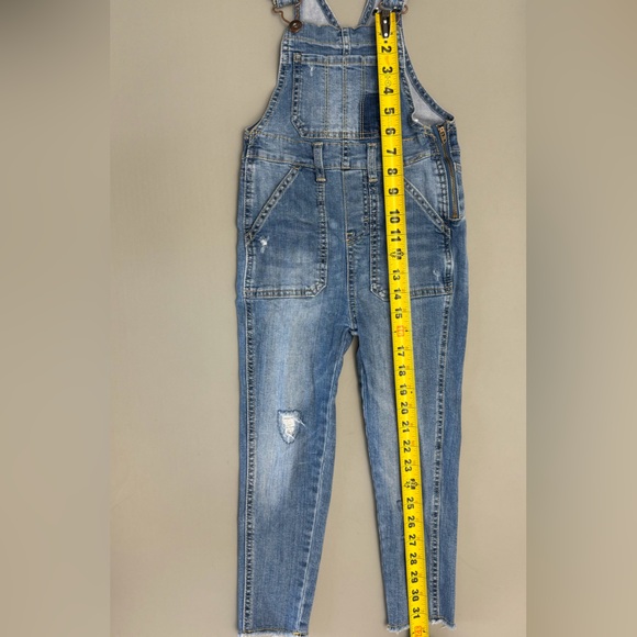 OshKosh B’gosh Kids Denim Overalls Cotton Elastane Size 6 / 6X - Picture 7 of 9